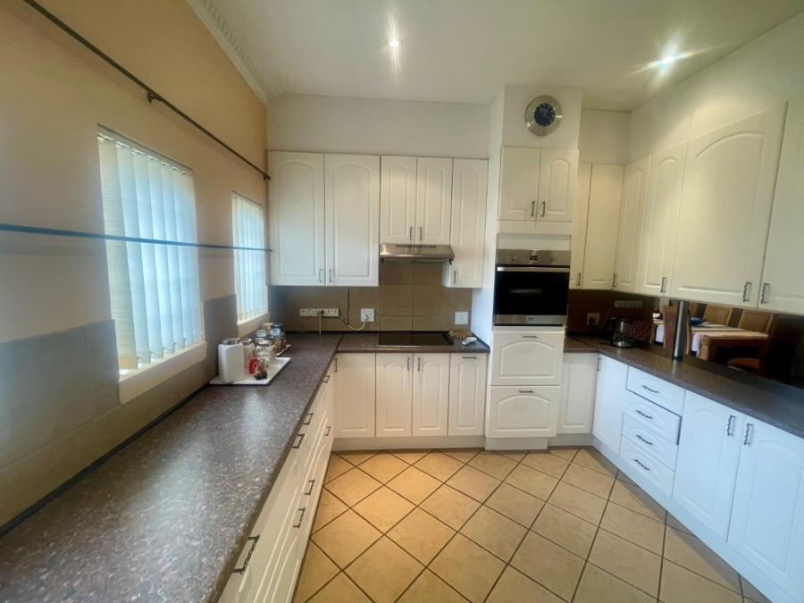 3 Bedroom Property for Sale in Protea Park North West